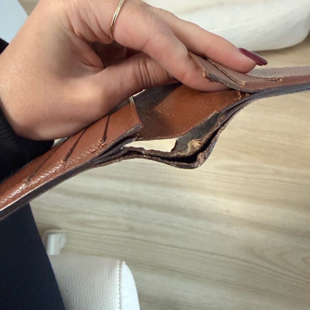 Louis Vuitton Men’s Monogram Bifold Wallet - Picture 6 of 8